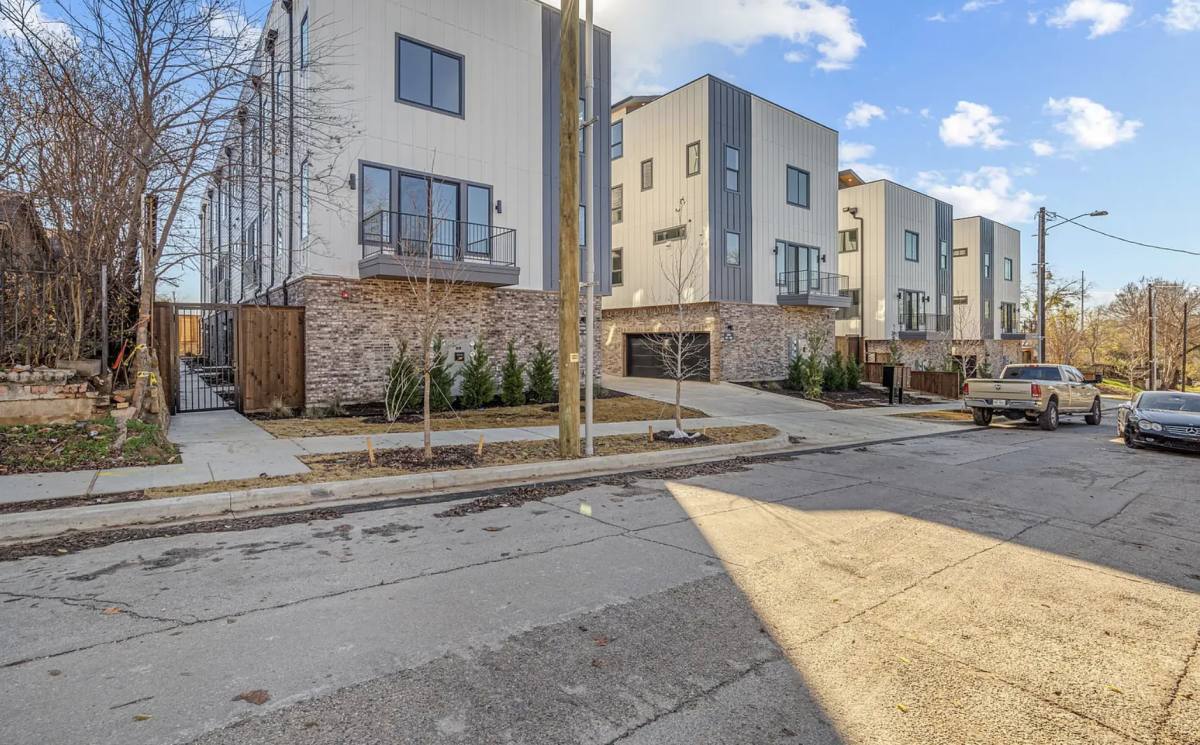 2300 Arroyo Ave #2206-304, Dallas, TX 75219 - Apartment for Rent - Image 9