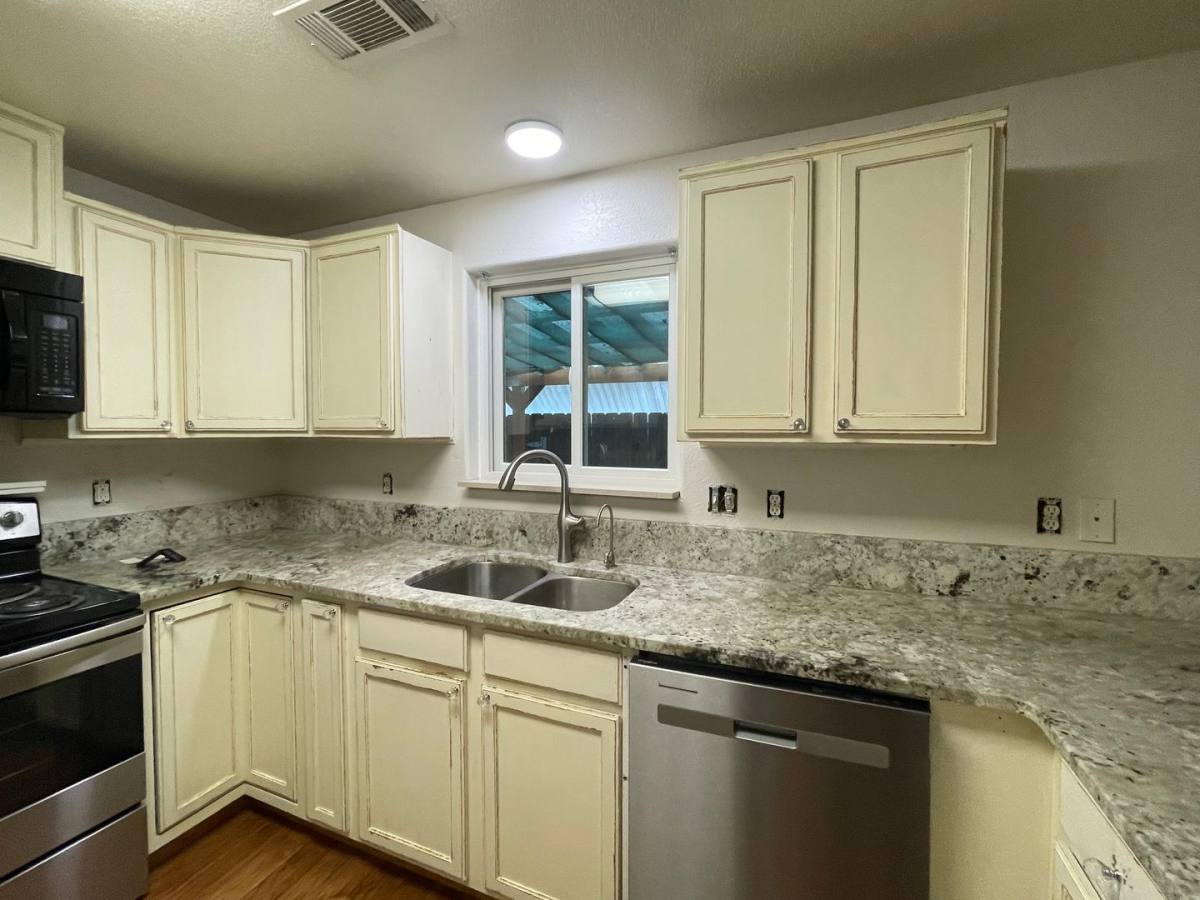 824 Beekman Ave, Medford, OR 97501 - House for Rent - Image 9