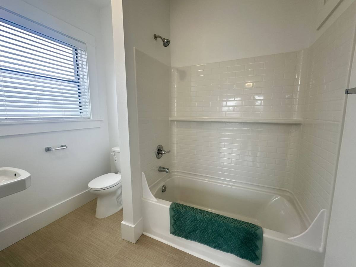 Hawthorne Mercantile, 3701 SE Hawthorne Blvd, Portland, OR 97214 - Apartment for Rent - Image 9
