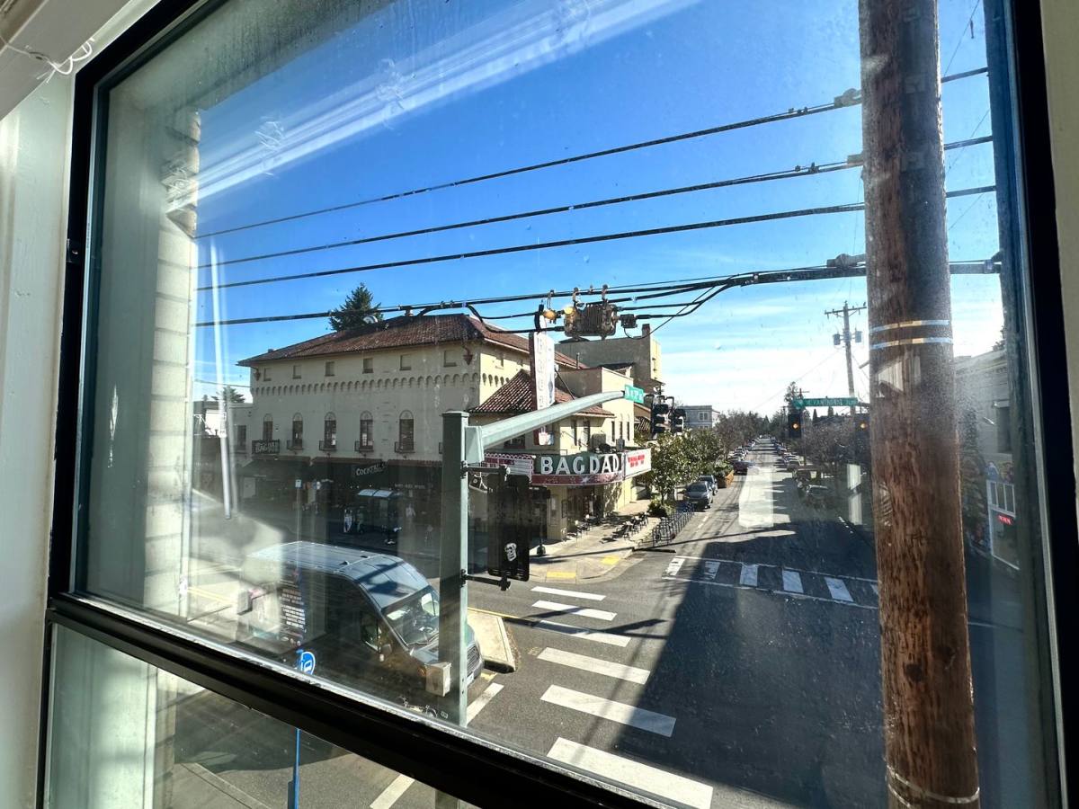 Hawthorne Mercantile, 3701 SE Hawthorne Blvd, Portland, OR 97214 - Apartment for Rent - Image 8