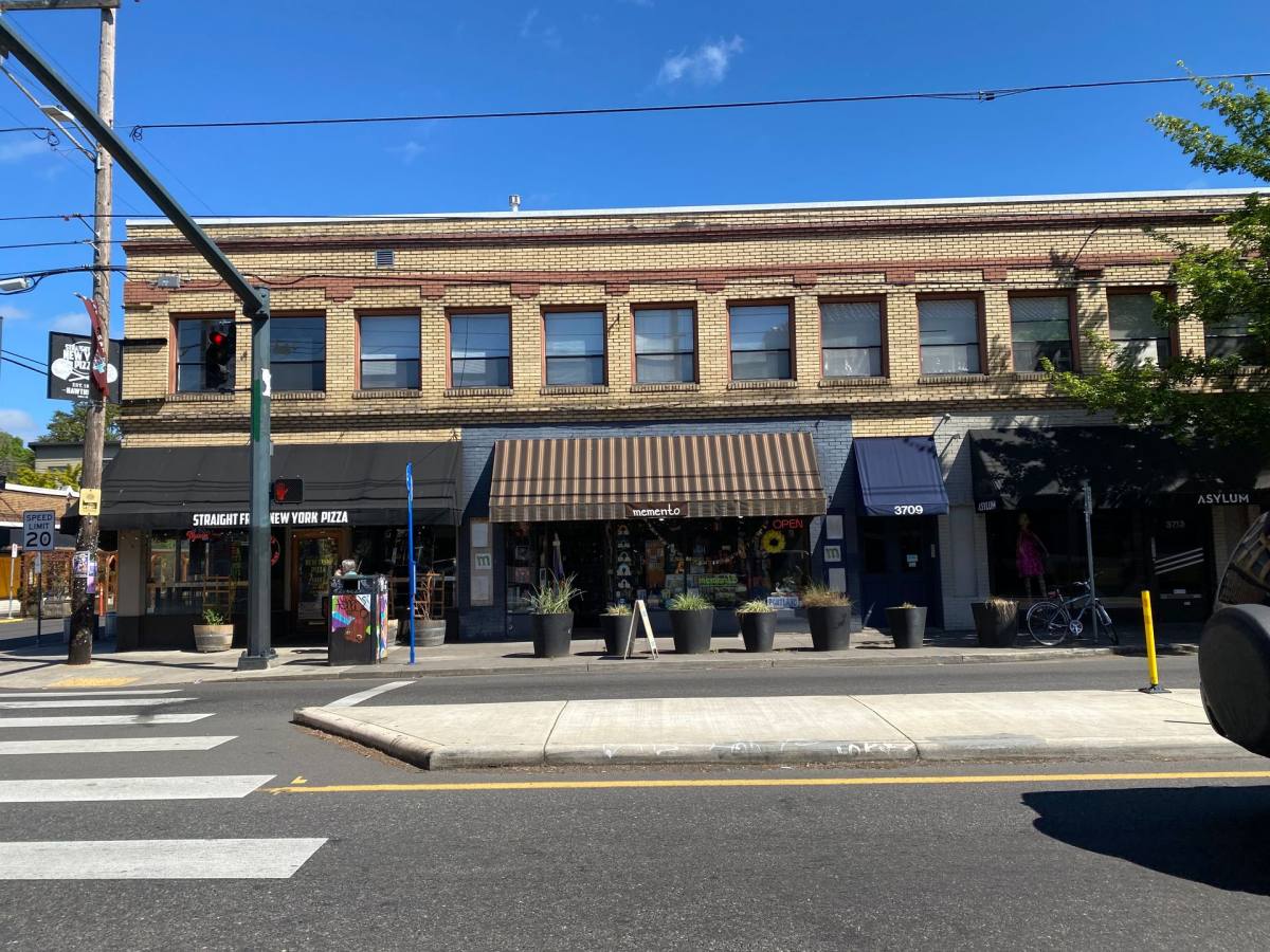 Hawthorne Mercantile, 3701 SE Hawthorne Blvd, Portland, OR 97214 - Apartment for Rent - Image 1