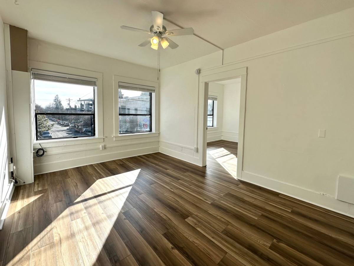 Hawthorne Mercantile, 3701 SE Hawthorne Blvd, Portland, OR 97214 - Apartment for Rent - Image 4