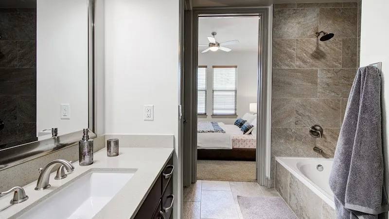2525 Carlisle St, Studio, Dallas, TX 75201 - Apartment for Rent - Image 3