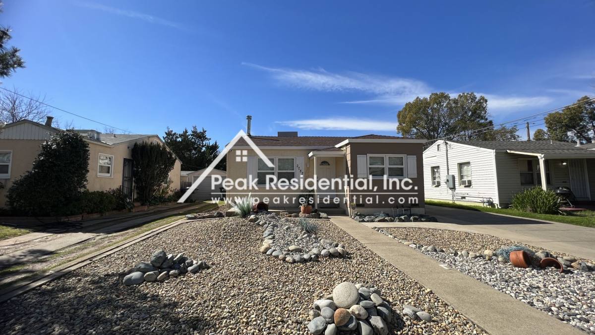 House for rent at 2082 57th St, Sacramento, CA 95817