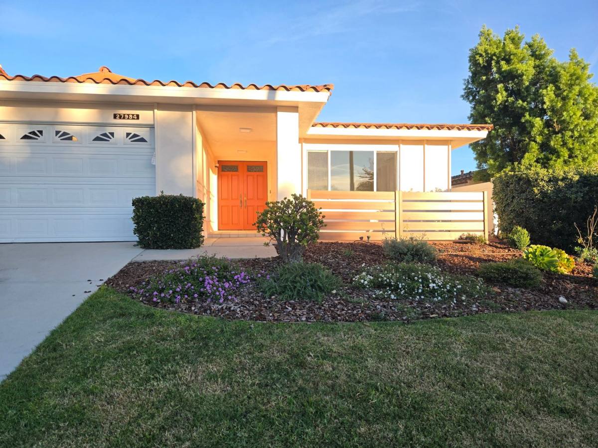 House for rent at 27984 Beechgate Dr, Rancho Palos Verdes, CA 90275