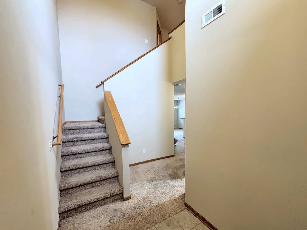 7923 S 162nd St, Omaha, NE 68118 - Townhouse for Rent - Image 10