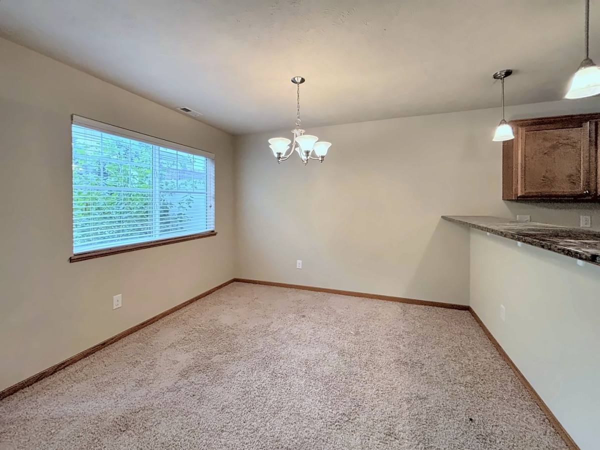 7923 S 162nd St, Omaha, NE 68118 - Townhouse for Rent - Image 7