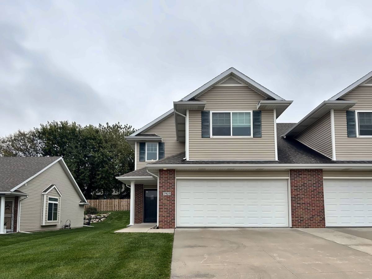 7923 S 162nd St, Omaha, NE 68118 - Townhouse for Rent - Image 1