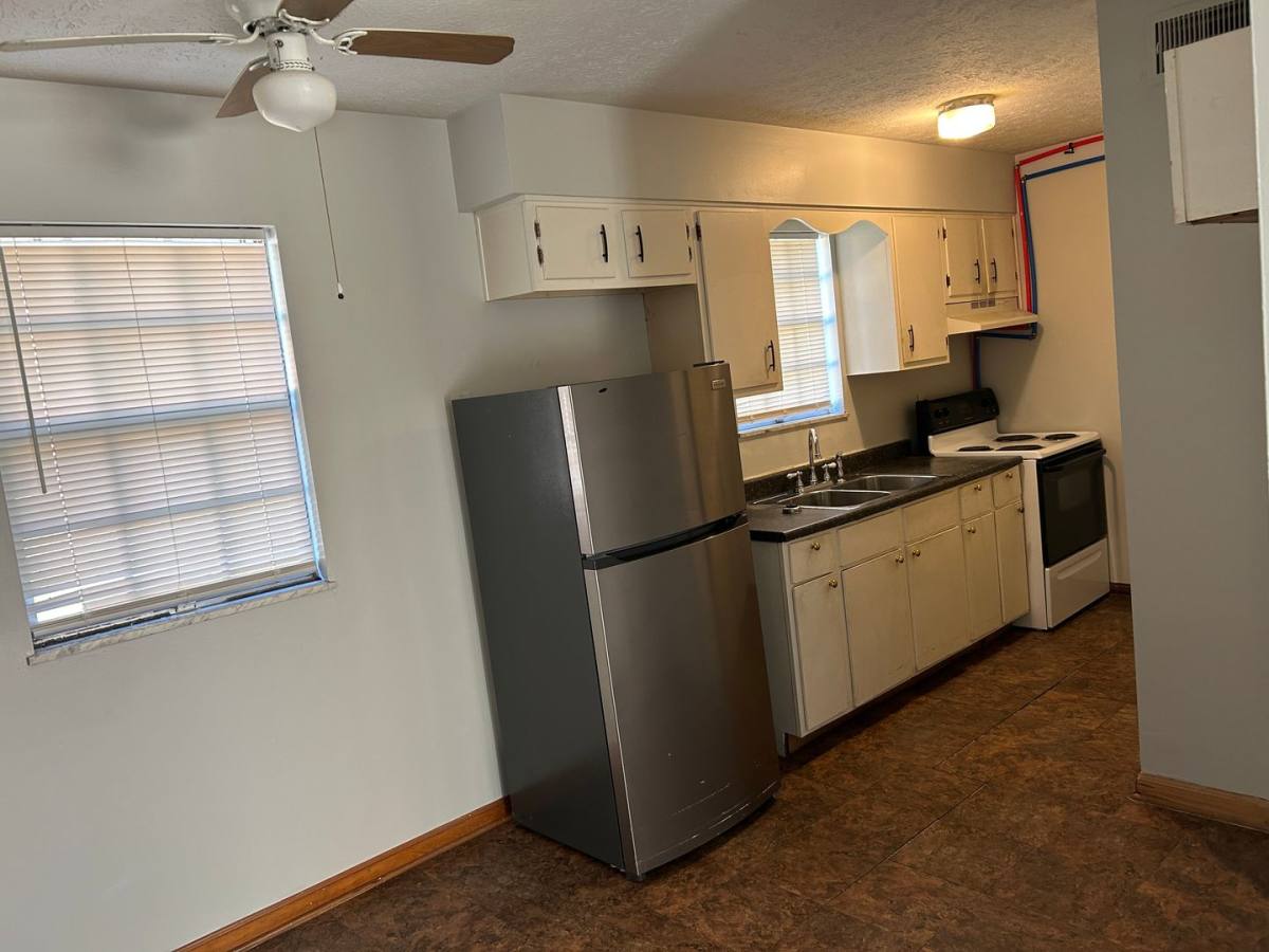 5305 Sennridge Dr, Louisville, KY 40272 - Apartment for Rent - Image 2