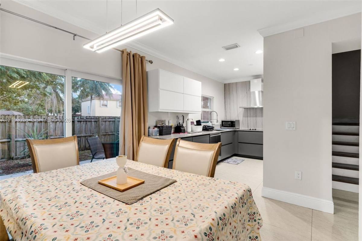 4118 NE 24th Dr, Homestead, FL 33033 - Townhouse for Rent - Image 3