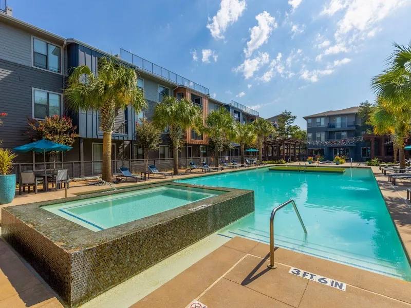 8910 Southwestern Blvd, Dallas, TX 75214 - Apartment for Rent - Image 4