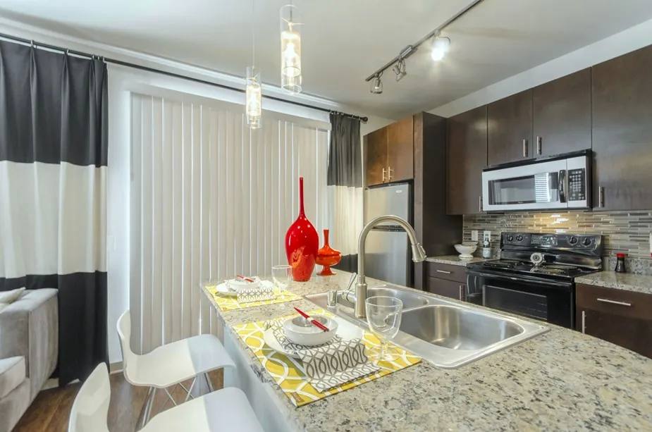 8910 Southwestern Blvd, Dallas, TX 75214 - Apartment for Rent - Image 10