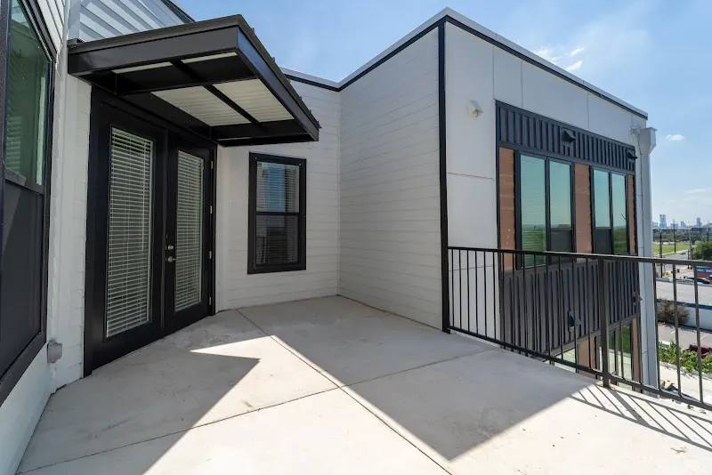 6324 N Lamar Blvd #A2, Austin, TX 78752 - Apartment for Rent - Image 5