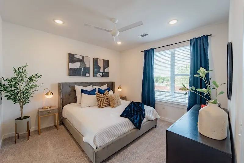 6324 N Lamar Blvd #A2, Austin, TX 78752 - Apartment for Rent - Image 2