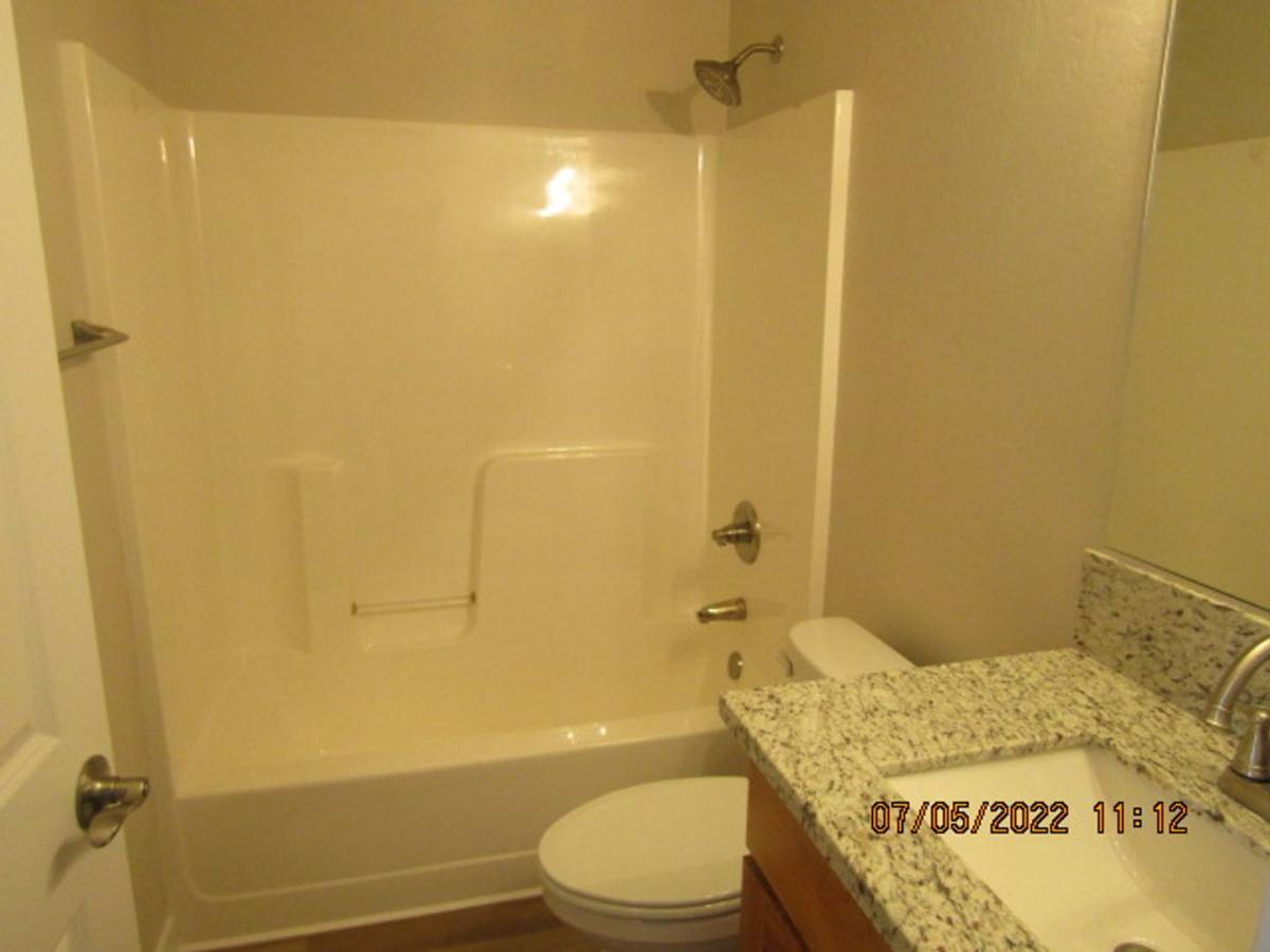 324 Everett Way, Talent, OR 97540 - House for Rent - Image 9