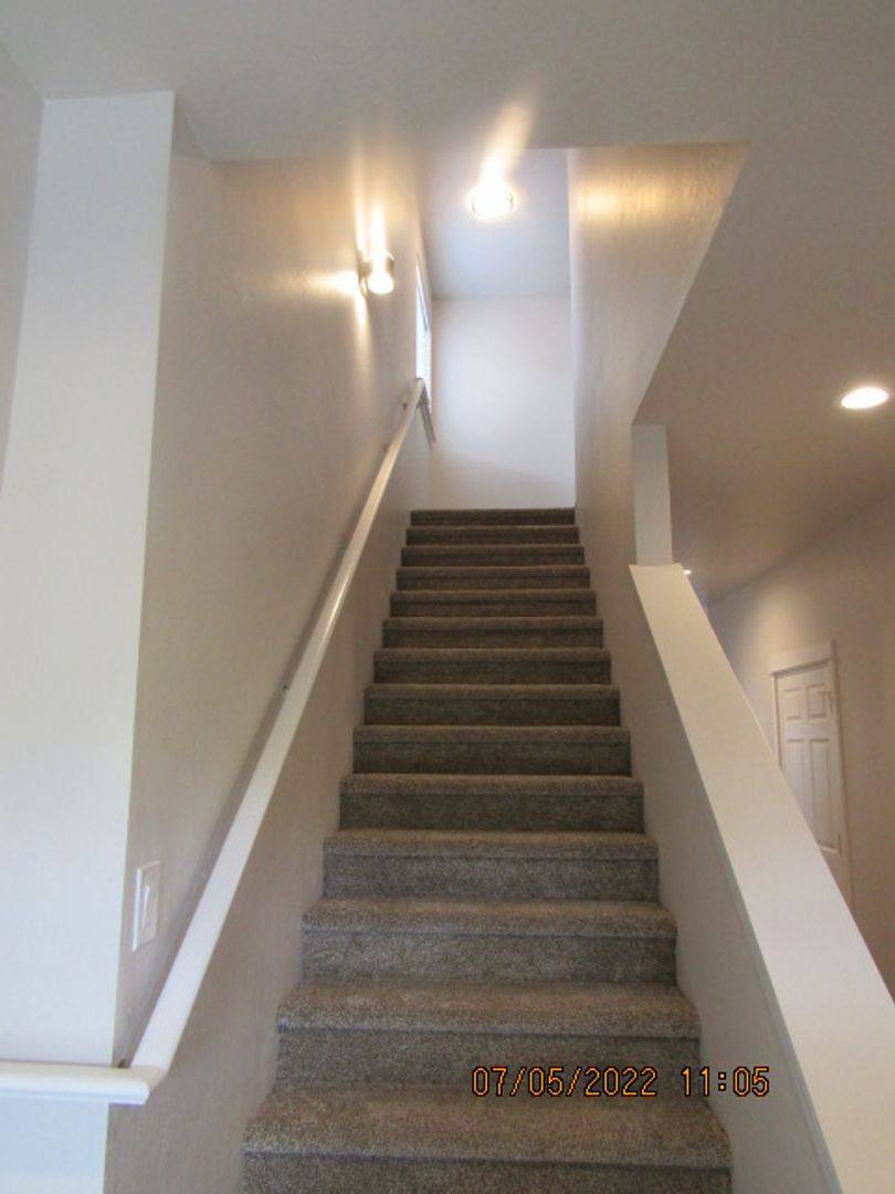324 Everett Way, Talent, OR 97540 - House for Rent - Image 5