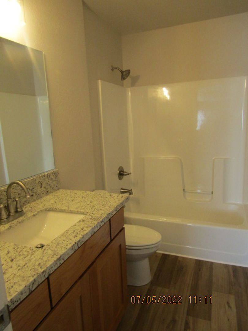 324 Everett Way, Talent, OR 97540 - House for Rent - Image 10