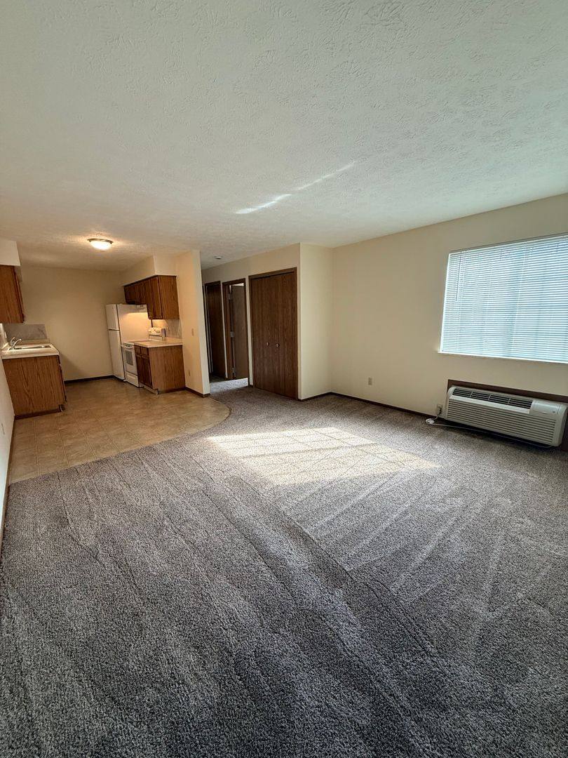637 Mentor Ave, Painesville, OH 44077 - Apartment for Rent - Image 3