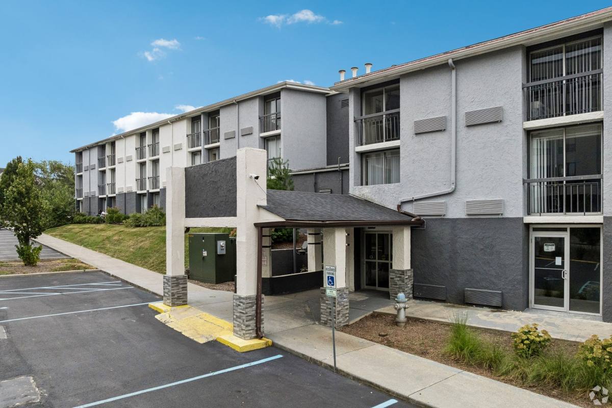 Vivo Living, 1722 N Walnut St, Bloomington, IN 47404 - Apartment for Rent - Image 4