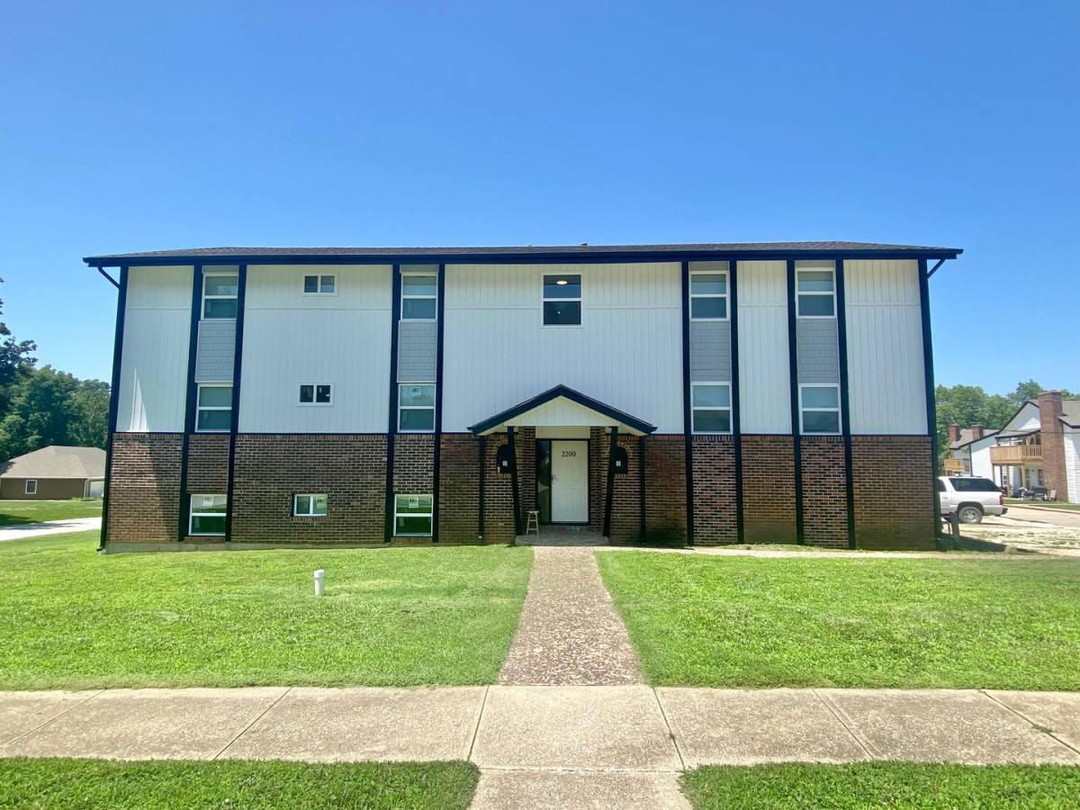 2200 Mission Rd, Harrisonville, MO 64701 - Apartment for Rent - Image 1