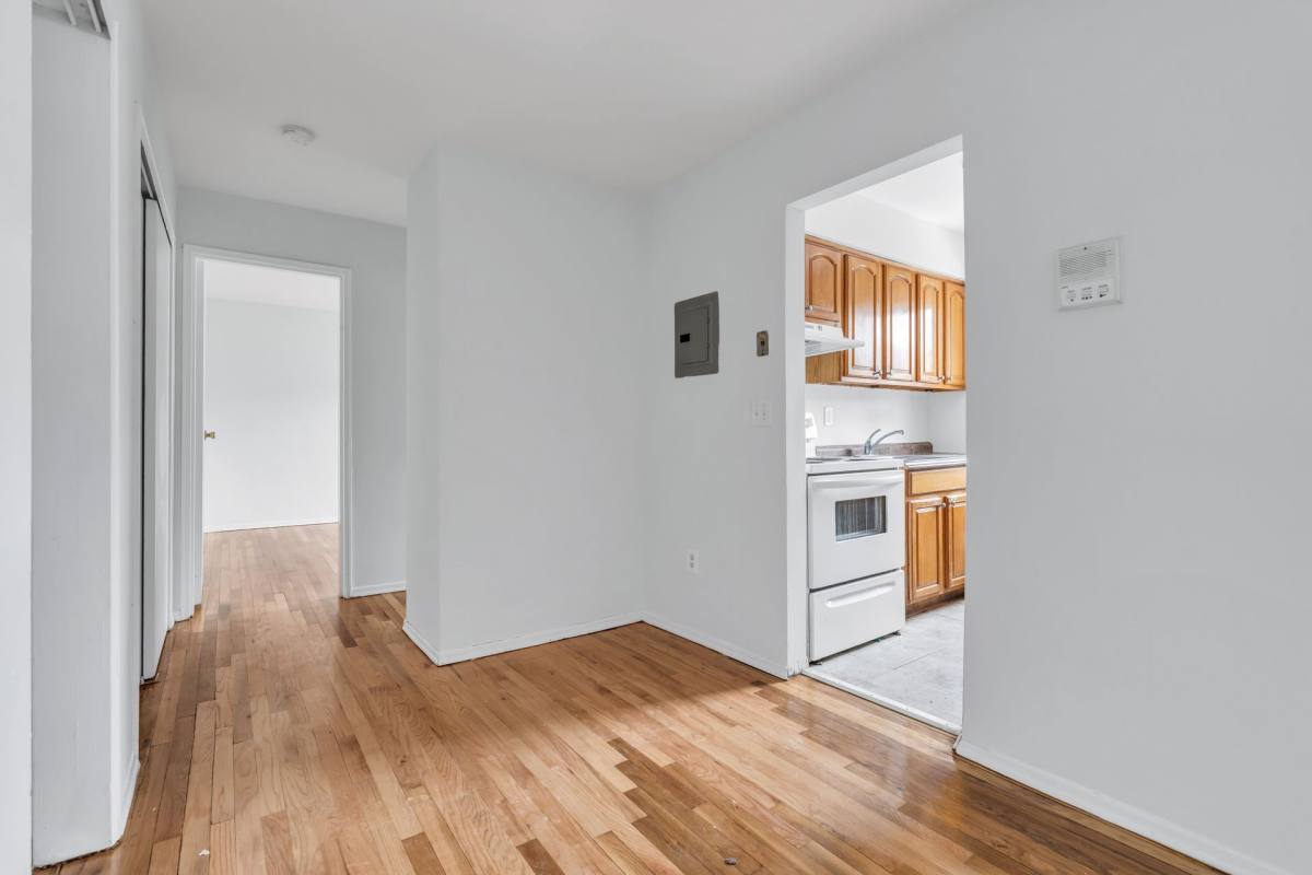 5th Avenue, 127-135 E Fifth Ave, Roselle, NJ 07203 - Apartment for Rent - Image 4