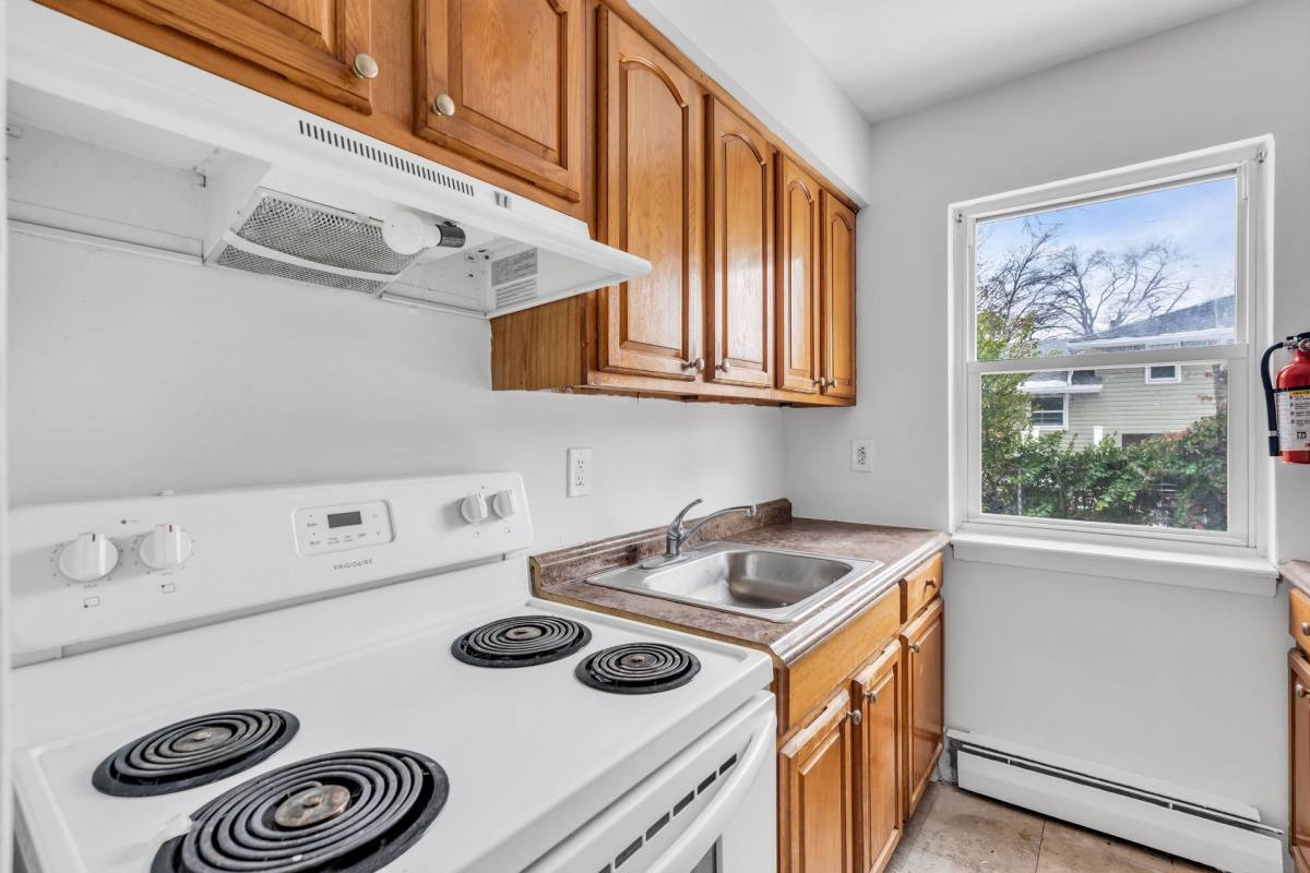 5th Avenue, 127-135 E Fifth Ave, Roselle, NJ 07203 - Apartment for Rent - Image 6