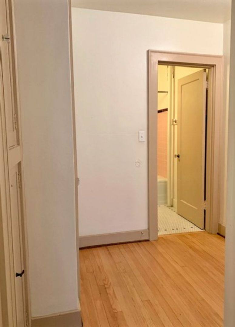 Gresham, 515 14th Ave E, Seattle, WA 98112 - Apartment for Rent - Image 6