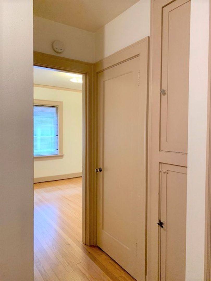 Gresham, 515 14th Ave E, Seattle, WA 98112 - Apartment for Rent - Image 9