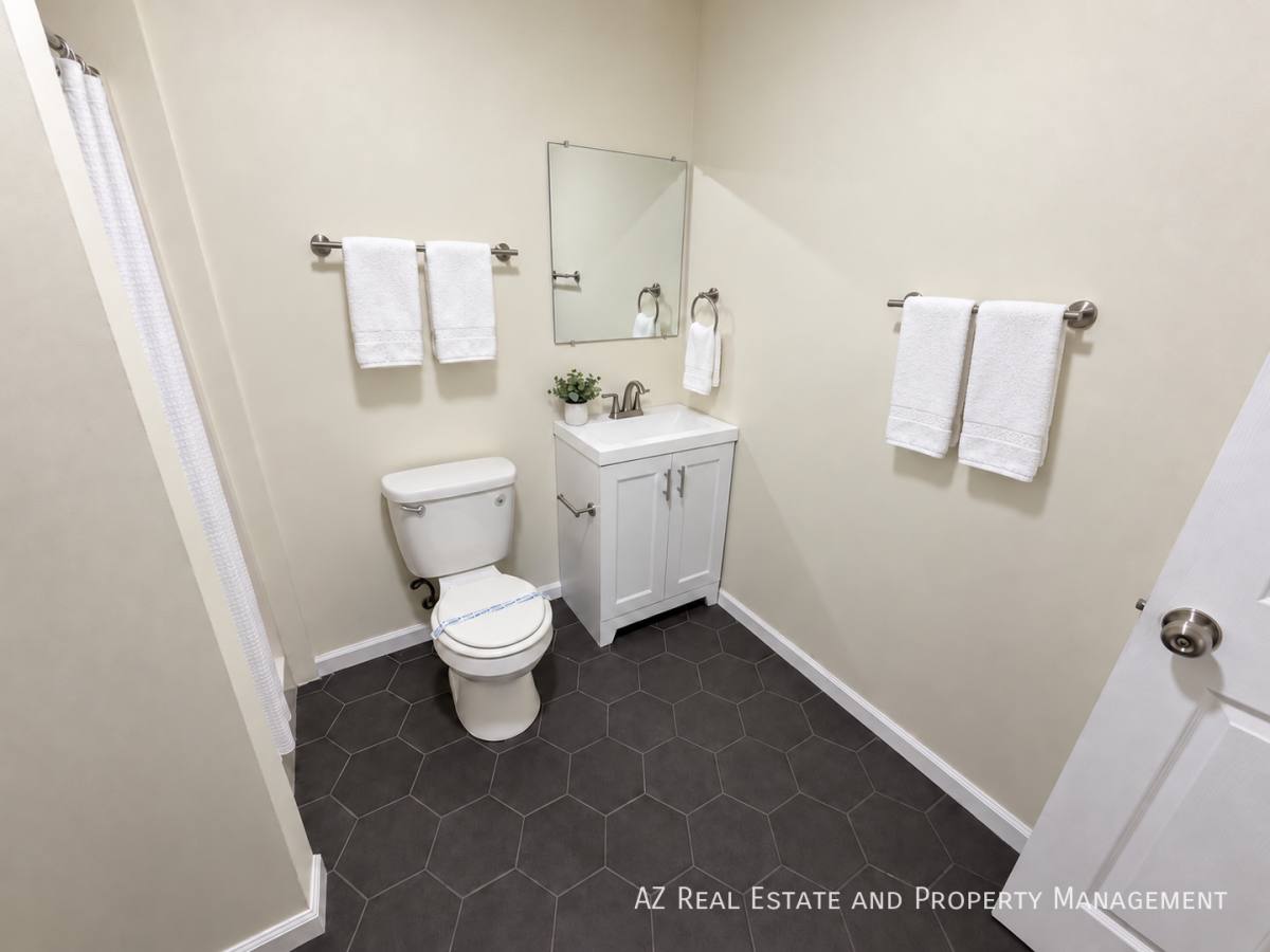 6518 N 61st Dr, Glendale, AZ 85301 - House for Rent - Image 8