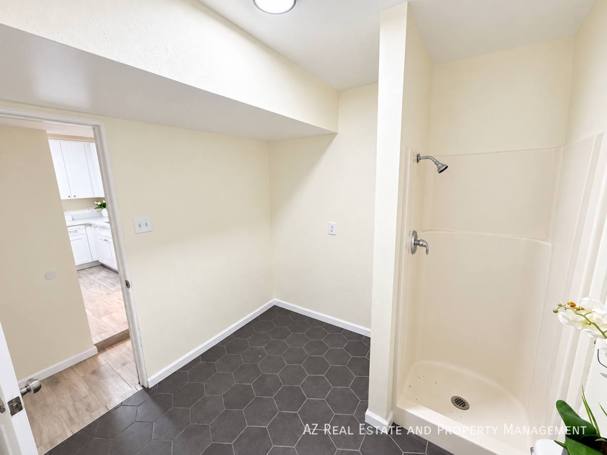 6518 N 61st Dr, Glendale, AZ 85301 - House for Rent - Image 9