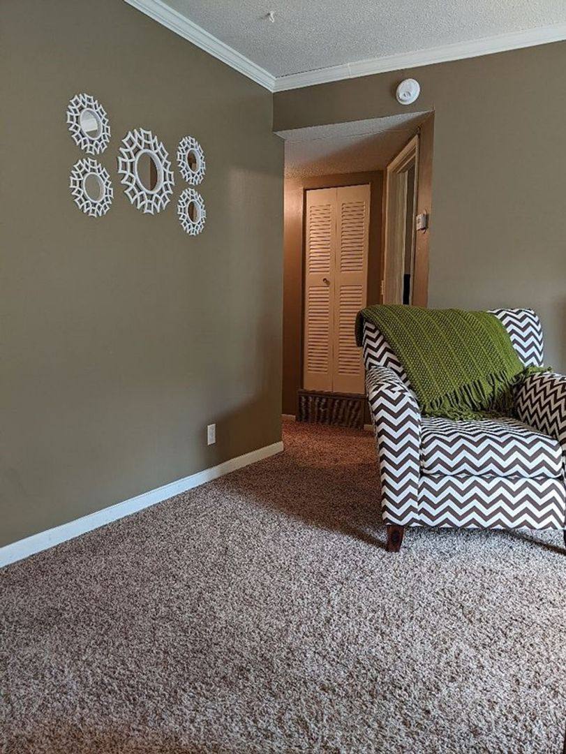 2811 Pembroke Lane A22, St. Joseph, MO 64506 - Apartment for Rent - Image 2
