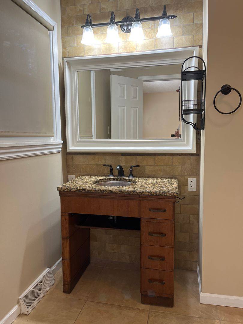 1323 S Estate Ave, Springfield, MO 65804 - House for Rent - Image 8