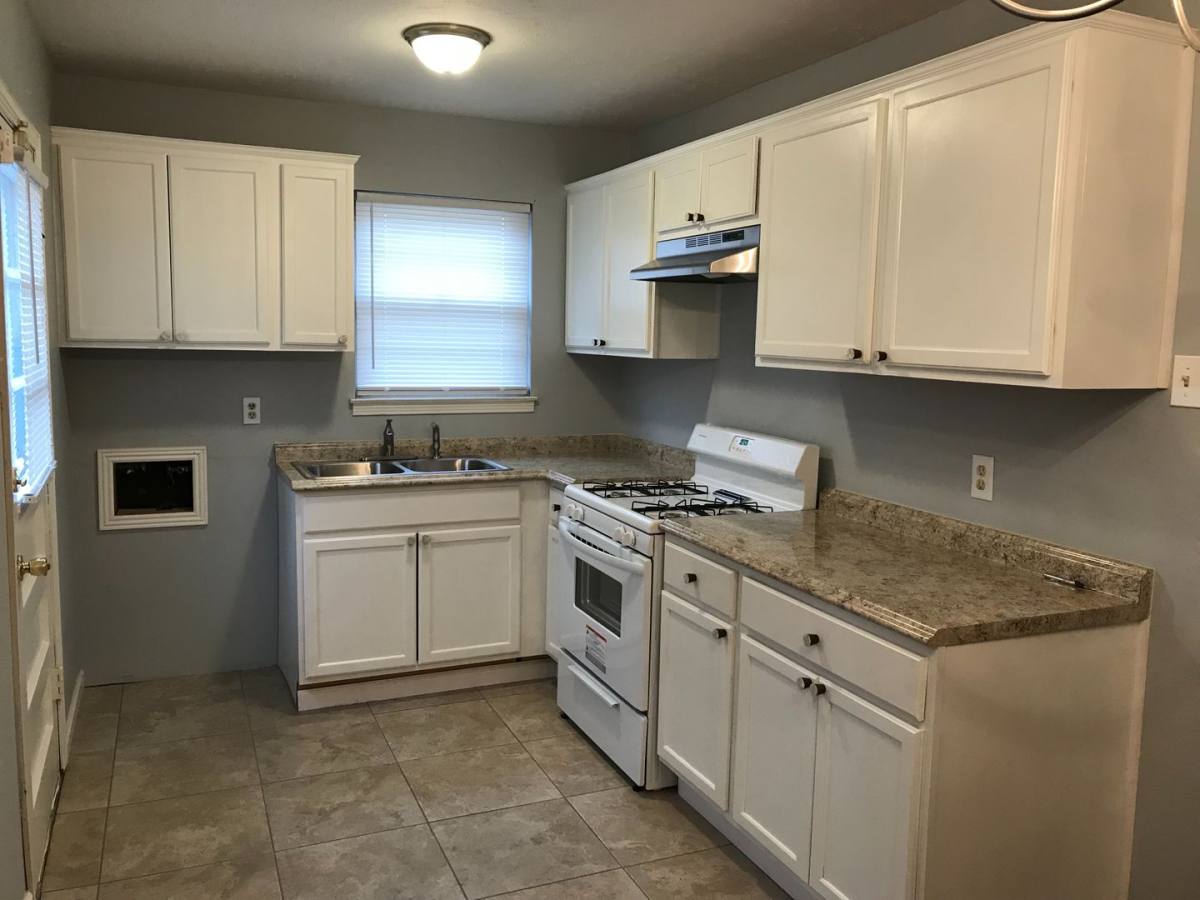 2984 Cherry Rd, Memphis, TN 38118 - House for Rent - Image 2