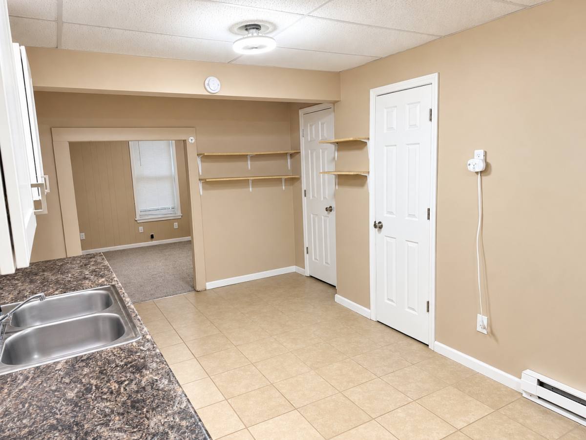2102-2104 Messanie St, St. Joseph, MO 64507 - Apartment for Rent - Image 4