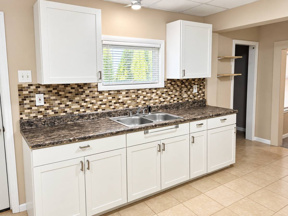 2102-2104 Messanie St, St. Joseph, MO 64507 - Apartment for Rent - Image 3