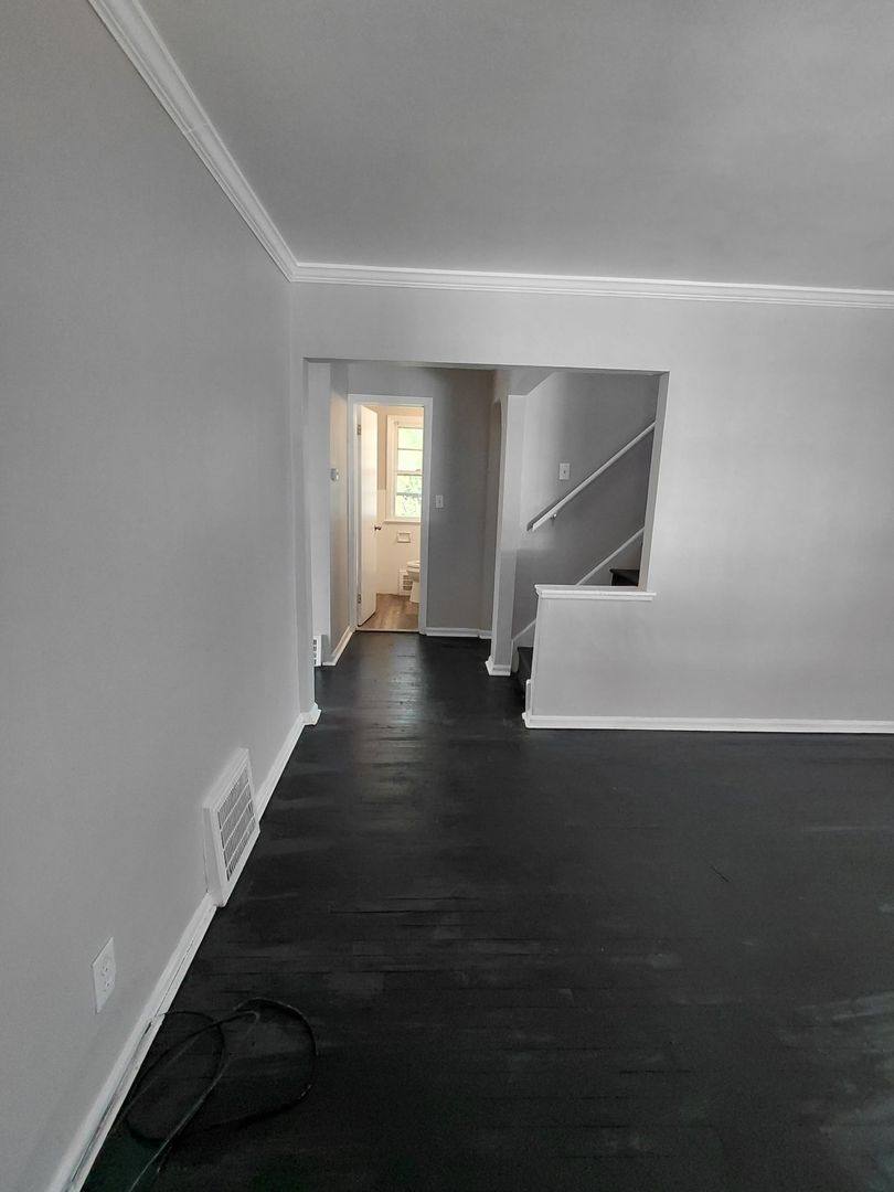 924 E 224th St, Euclid, OH 44123 - House for Rent - Image 2