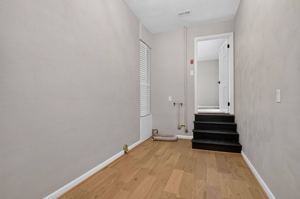 37 Indian Springs Dr, Newport News, VA 23606 - House for Rent - Image 5