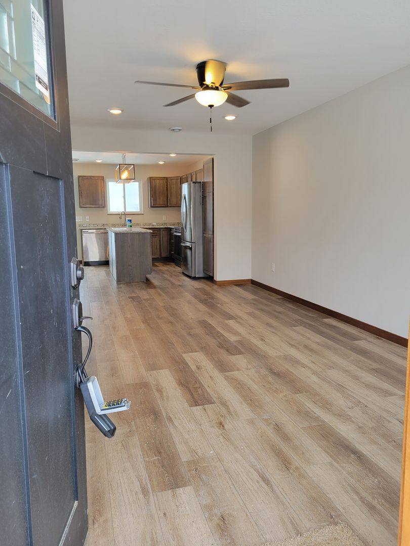 418 Sierra Place, Roberts, WI 54023 - Townhouse for Rent - Image 2
