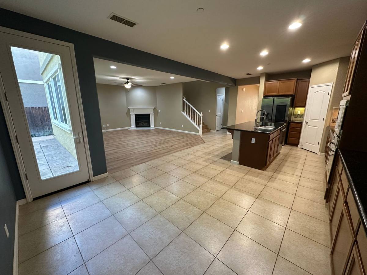 385 W Cupertino Ave, Tracy, CA 95391 - House for Rent - Image 8