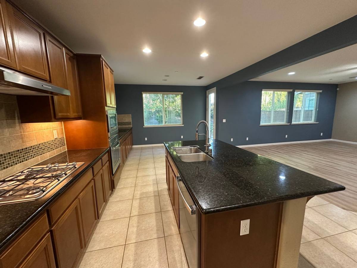 385 W Cupertino Ave, Tracy, CA 95391 - House for Rent - Image 10