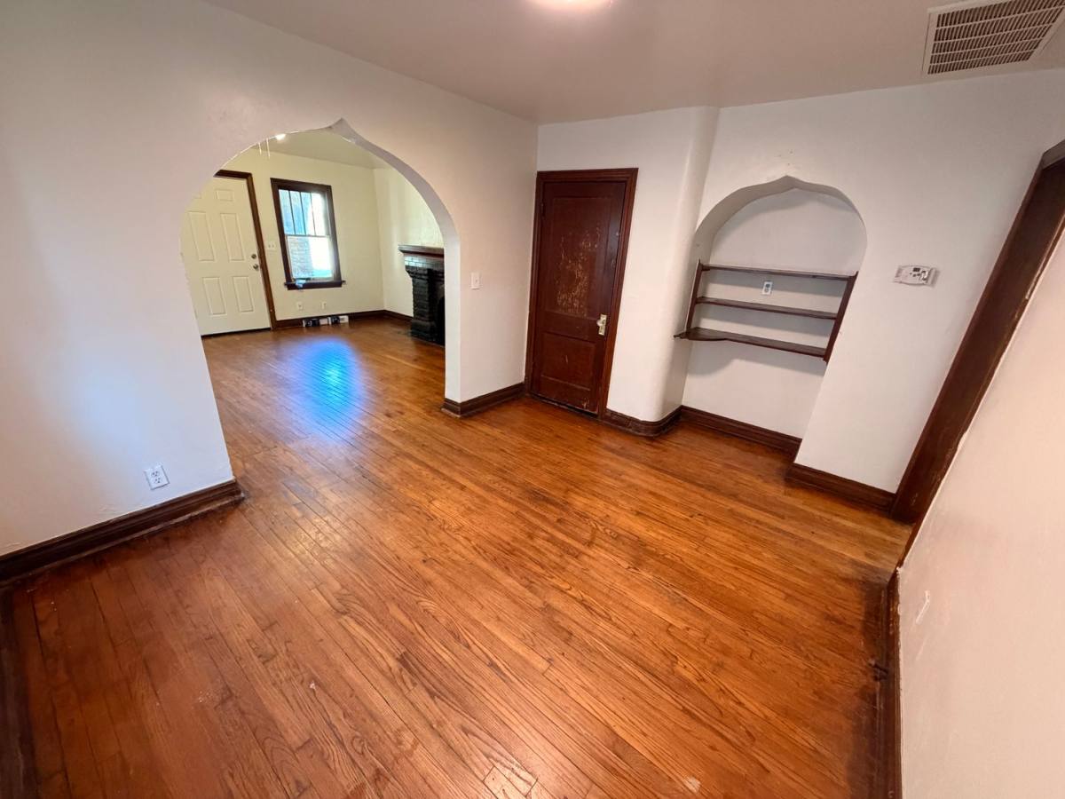 2402 NW 12th St, Oklahoma City, OK 73107 - House for Rent - Image 7