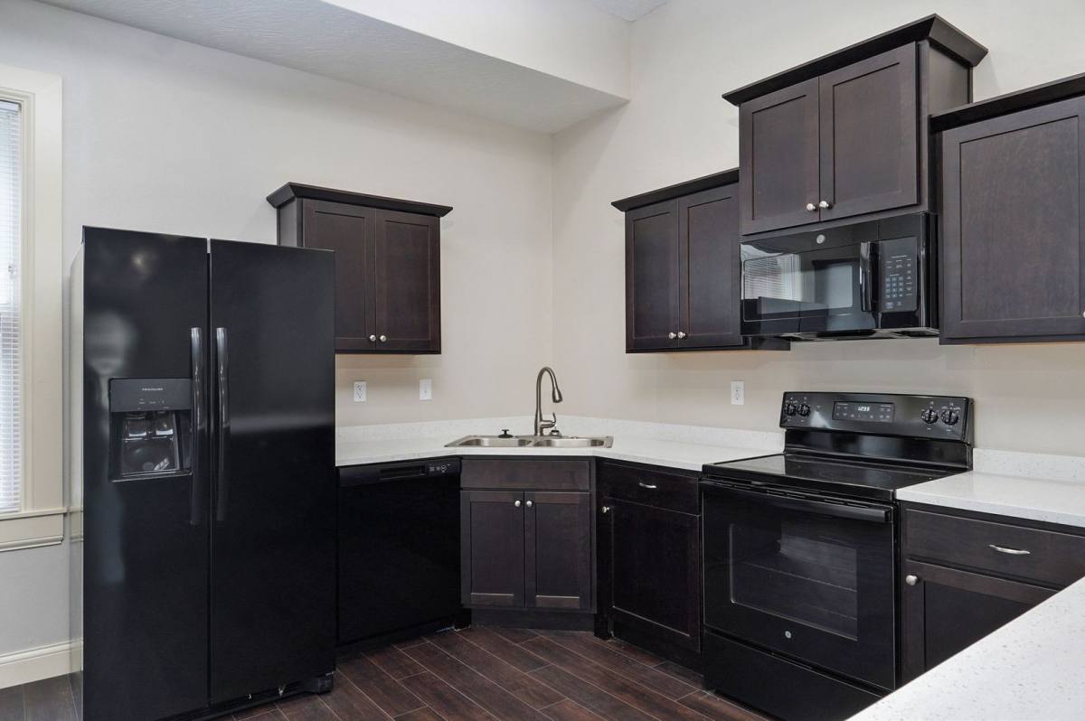 920 E Walnut St, Springfield, MO 65806 - Apartment for Rent - Image 8