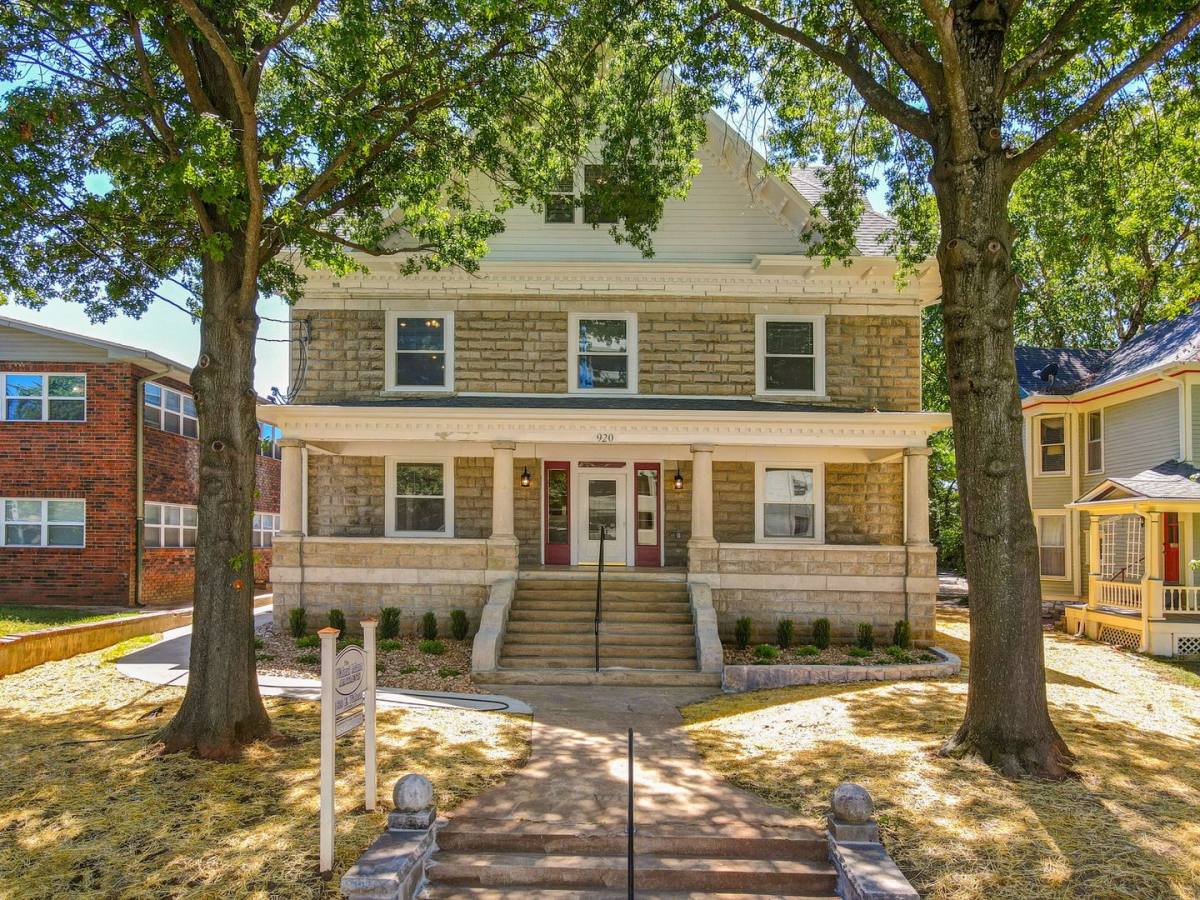 920 E Walnut St, Springfield, MO 65806 - Apartment for Rent - Image 1