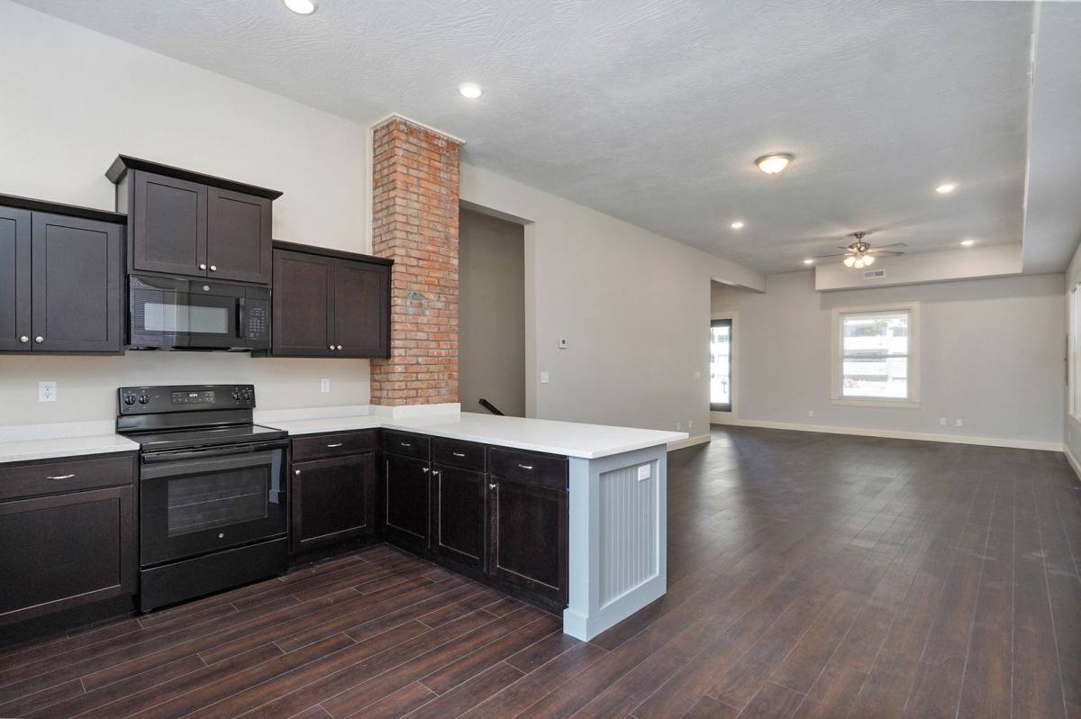 920 E Walnut St, Springfield, MO 65806 - Apartment for Rent - Image 7