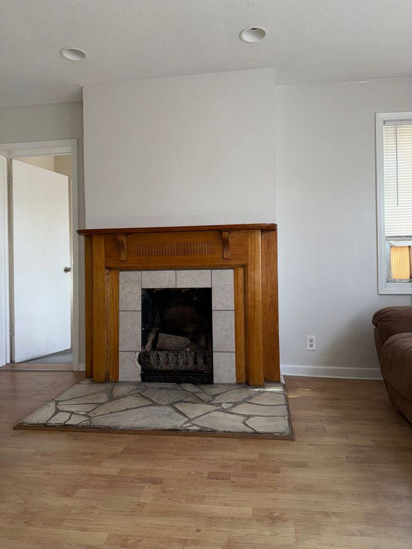 205 37th St, Omaha, NE 68131 - Apartment for Rent - Image 4