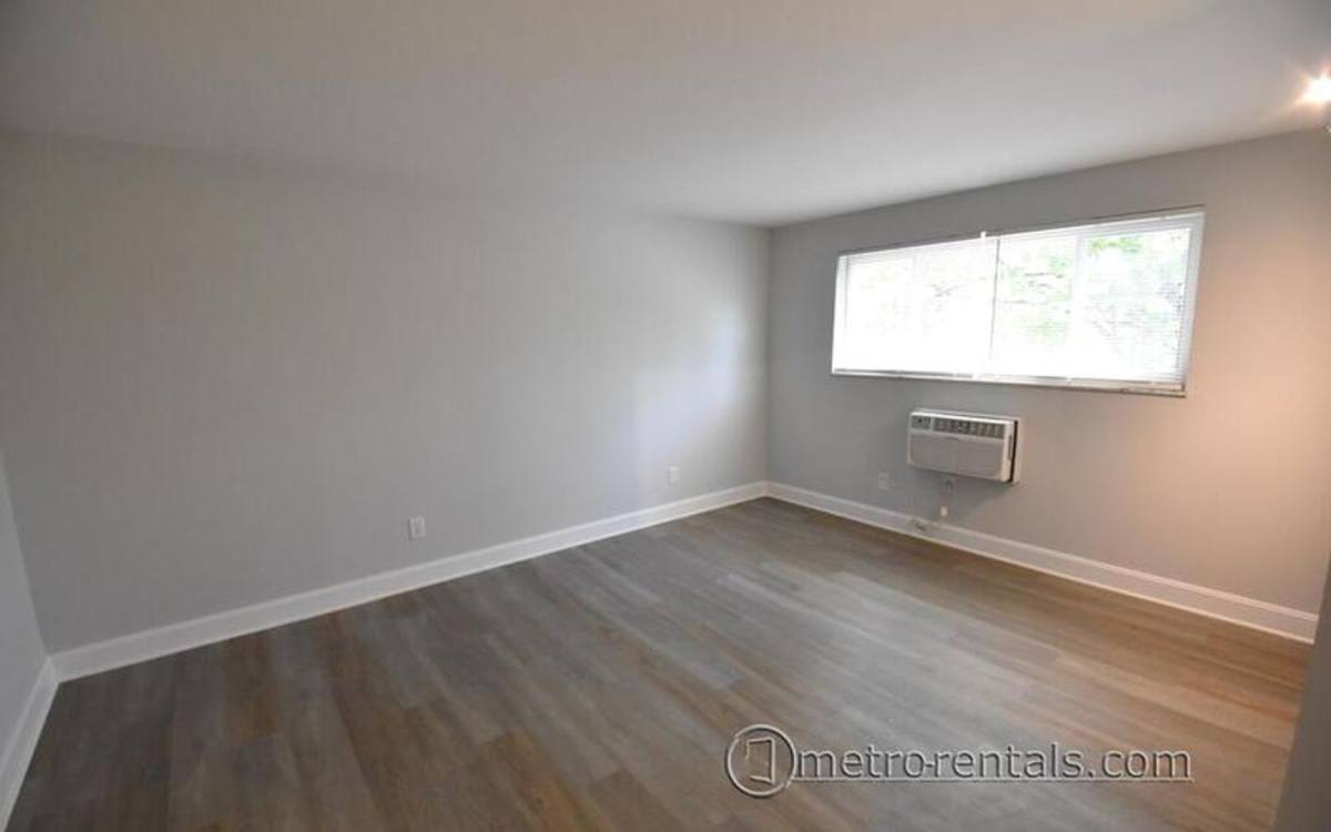 518 Oakland Park Ave, Columbus, OH 43214 - Apartment for Rent - Image 2