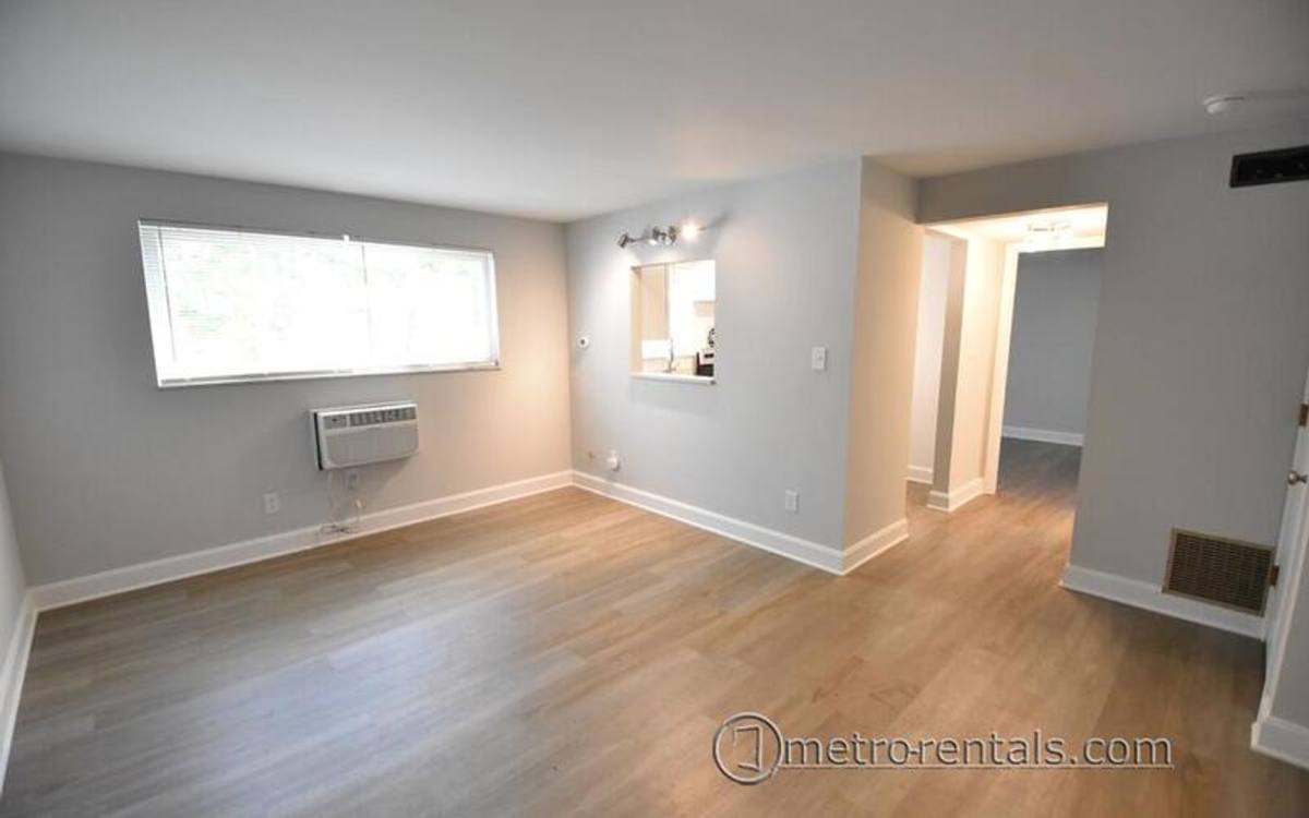 518 Oakland Park Ave, Columbus, OH 43214 - Apartment for Rent