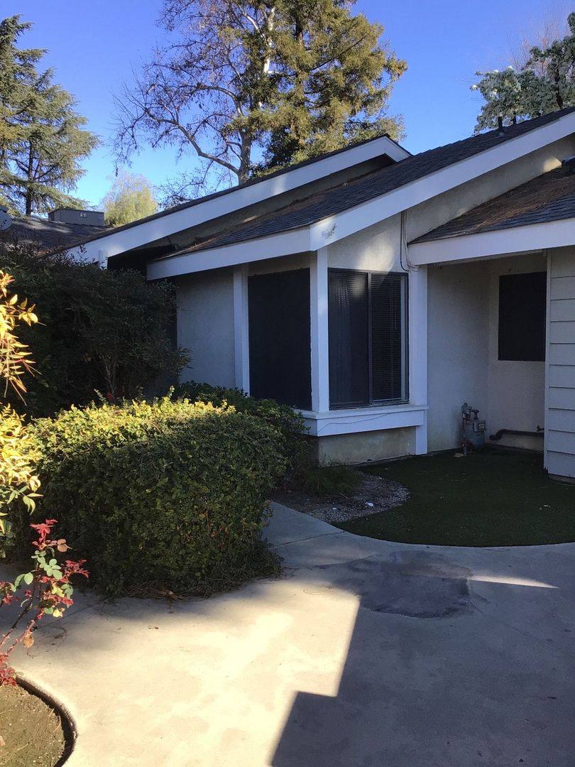 House for rent at 1536 E Castleview Dr, Visalia, CA 93292