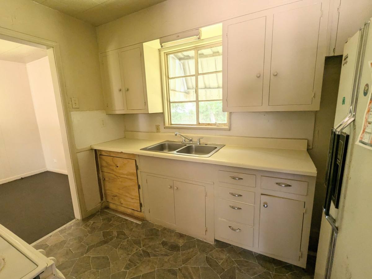 3413 Moore Dr, Texarkana, TX 75503 - House for Rent - Image 2