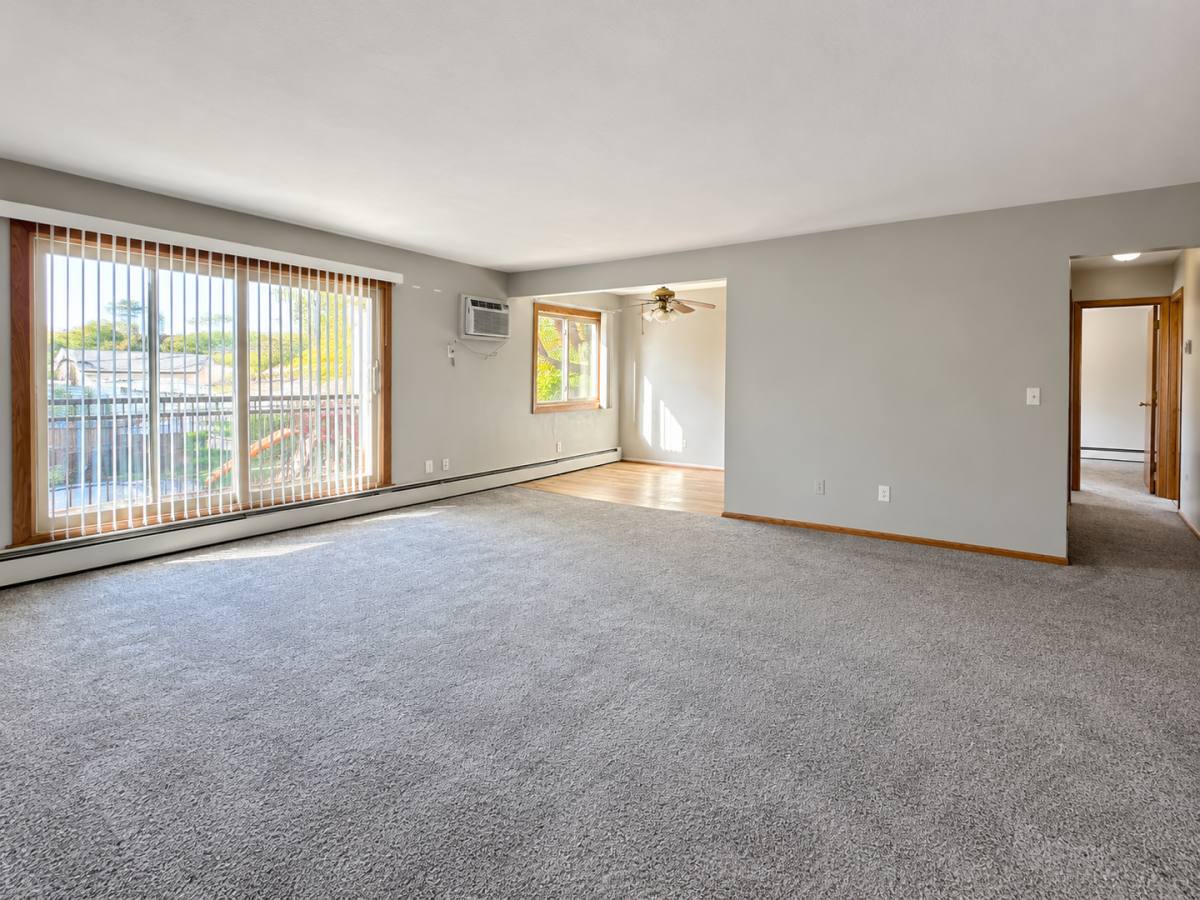 1749 Montana Ave E, St. Paul, MN 55106 - Apartment for Rent - Image 1